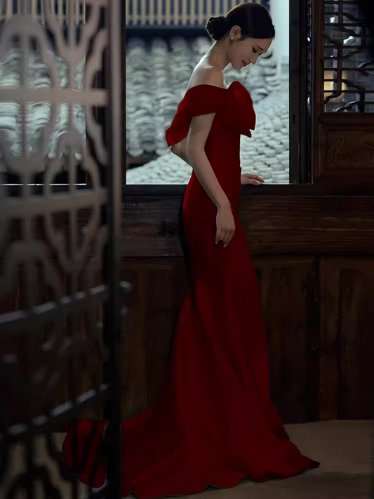 Sexy sirène hors de l'épaule Satin longues robes de bal bordeaux C36