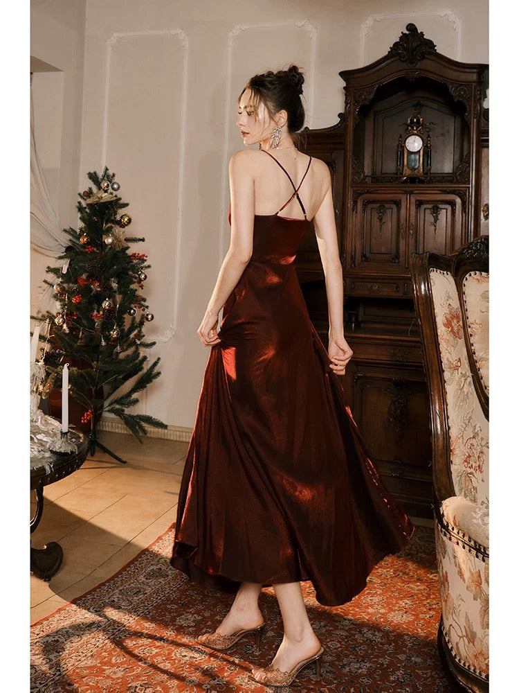 Robe de soirée longue bordeaux à bretelles spaghetti et jolie sirène C3789