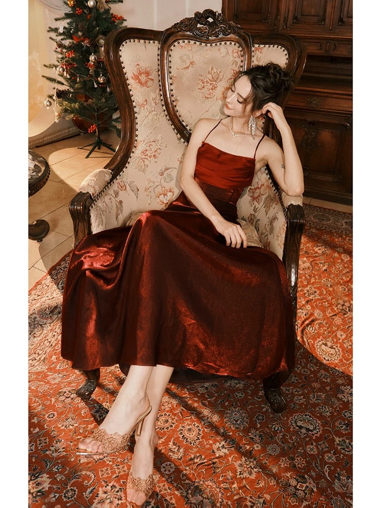 Robe de soirée longue bordeaux à bretelles spaghetti et jolie sirène C3789