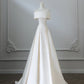 Robe de mariée simple en satin blanc à épaules dénudées et ligne A Robe de mariée à volants C3805
