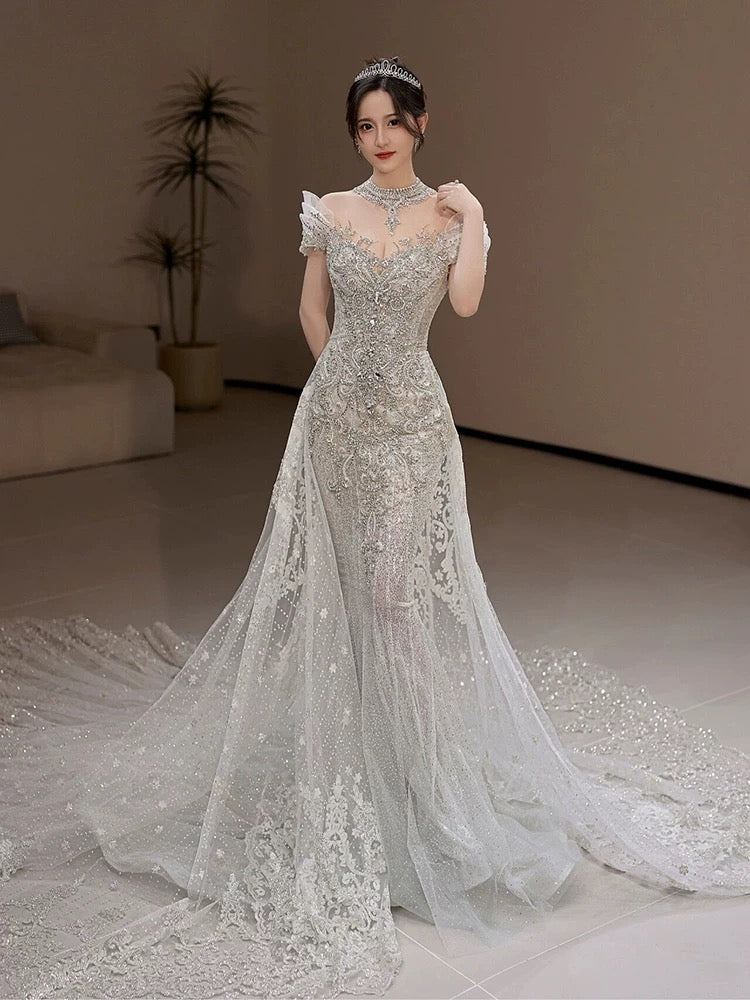 Robe de mariée longue sirène intemporelle à épaules dénudées en tulle blanc et sequins C3812