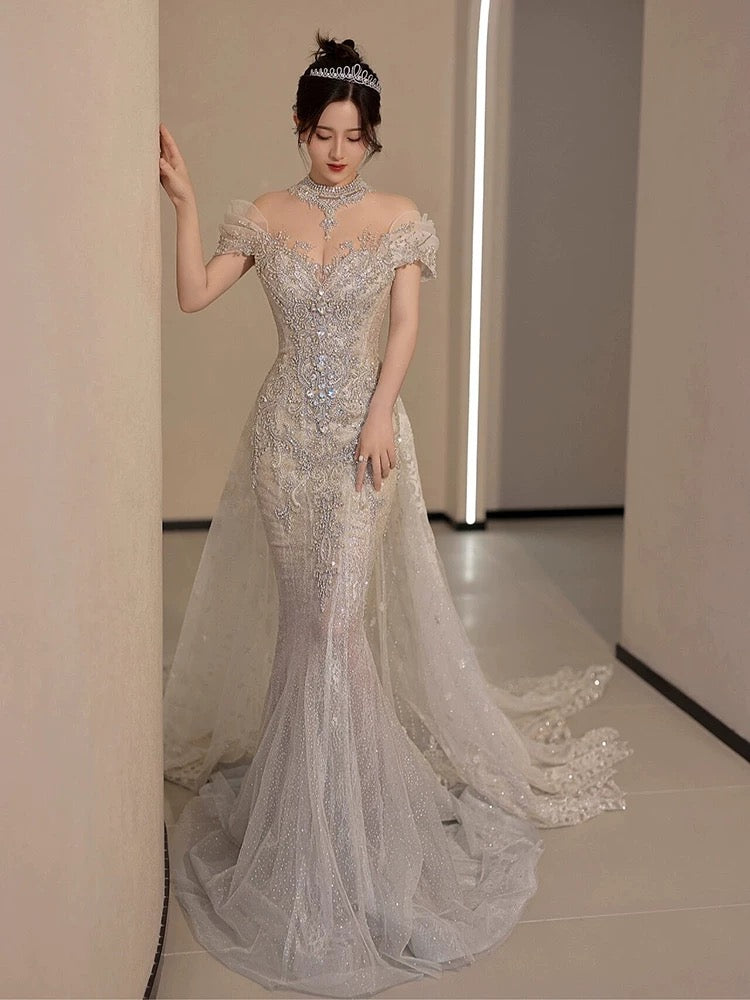 Robe de mariée longue sirène intemporelle à épaules dénudées en tulle blanc et sequins C3812