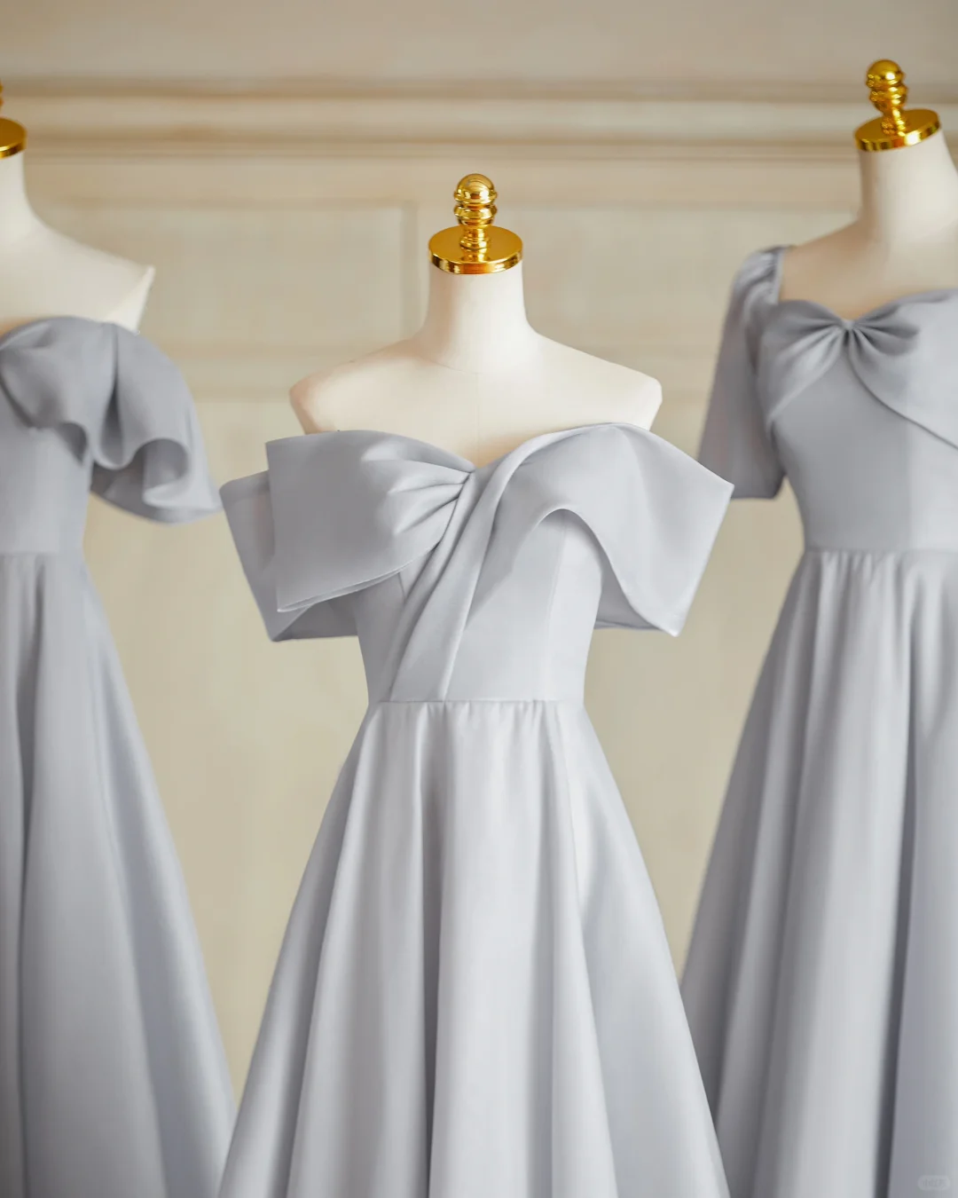 Robe de demoiselle d'honneur longue en satin gris argenté, coupe trapèze élégante, C3821