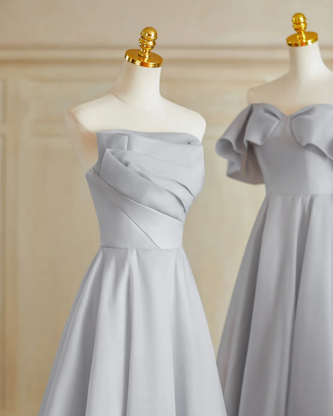 Robe de demoiselle d'honneur longue en satin gris argenté, coupe trapèze élégante, C3821