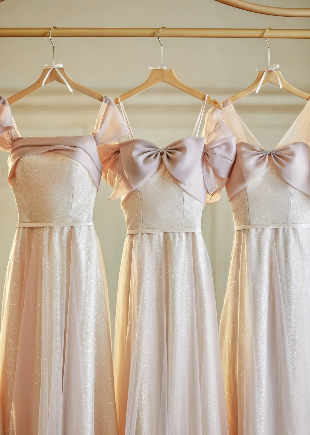 Robe de demoiselle d'honneur longue en satin et tulle coupe A Max And Match C3822