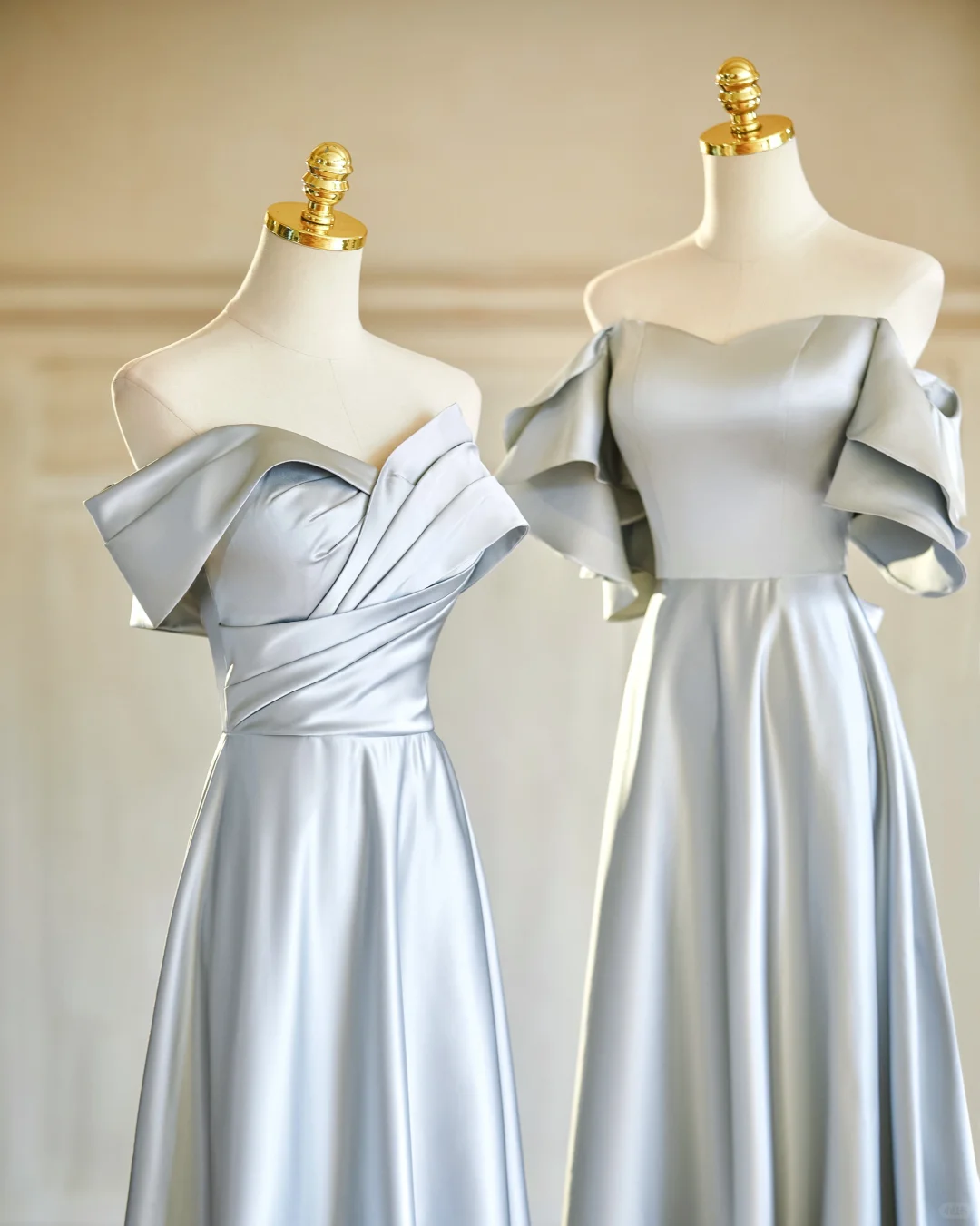 Robe de demoiselle d'honneur longue en satin gris coupe A Max And Match C3824