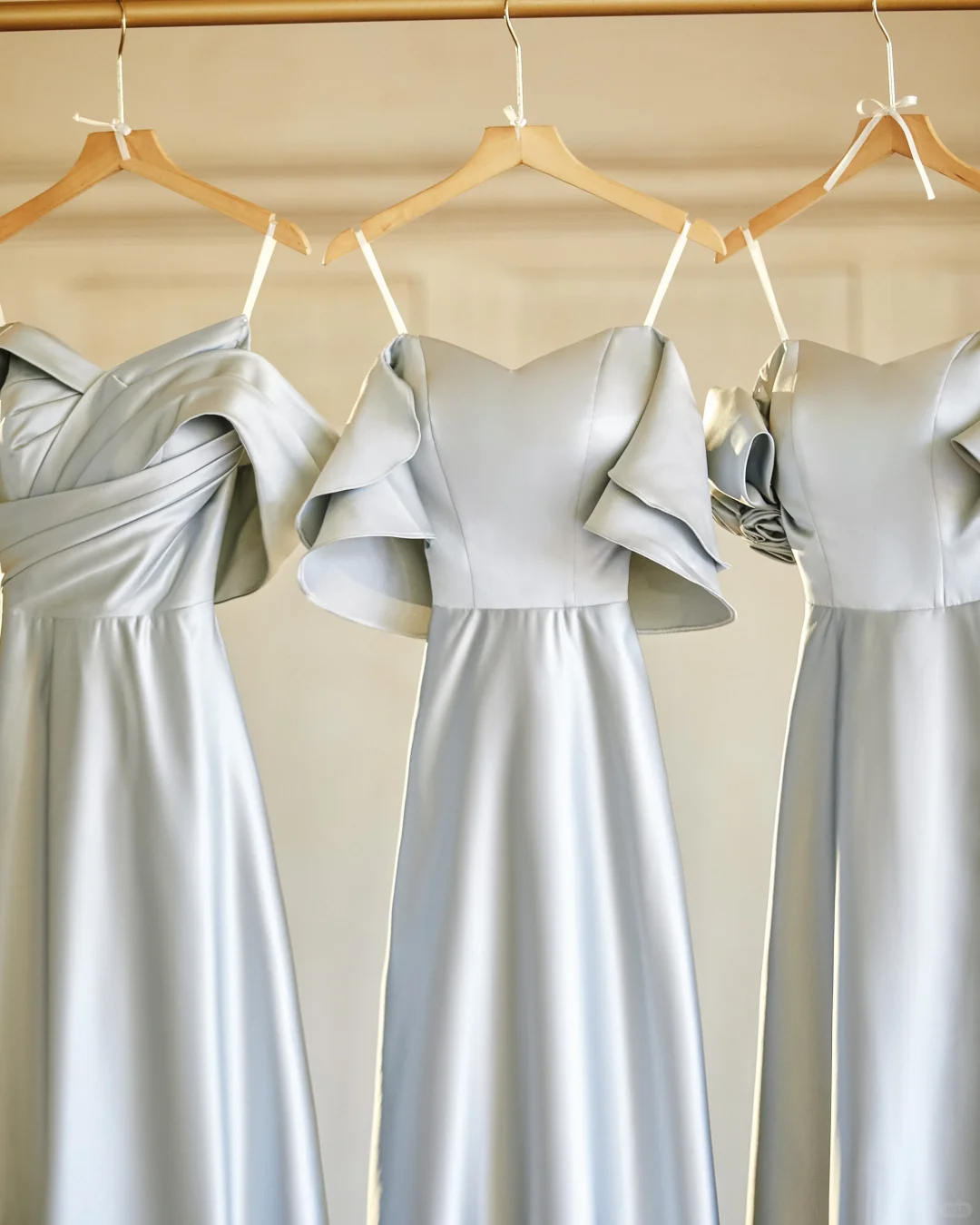 Robe de demoiselle d'honneur longue en satin gris coupe A Max And Match C3824