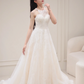 Robe de mariée longue princesse coupe A, col licou, tulle et dentelle, C3833