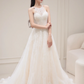 Robe de mariée longue princesse coupe A, col licou, tulle et dentelle, C3833