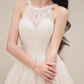Robe de mariée longue princesse coupe A, col licou, tulle et dentelle, C3833