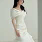 Robe de mariée longue plissée en satin à épaules dénudées style sirène vintage C3835