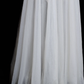 Robe de mariée longue vintage en tulle blanc et dentelle, coupe trapèze, bretelles spaghetti, C3844