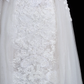 Robe de mariée longue vintage en tulle blanc et dentelle, coupe trapèze, bretelles spaghetti, C3844