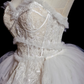 Robe de mariée princesse longue en tulle et dentelle, sans bretelles, à volants, C3849