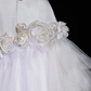 Robe de mariée longue sirène en satin et tulle, décolleté en V, motif floral appliqué, C3850