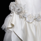 Robe de mariée longue sirène en satin et tulle, décolleté en V, motif floral appliqué, C3850