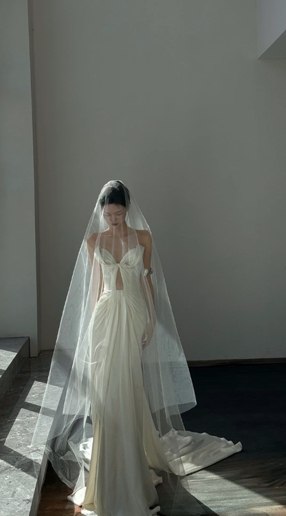 Robe de mariée sirène unique, bustier, en satin plissé avec voile, longue, C3862