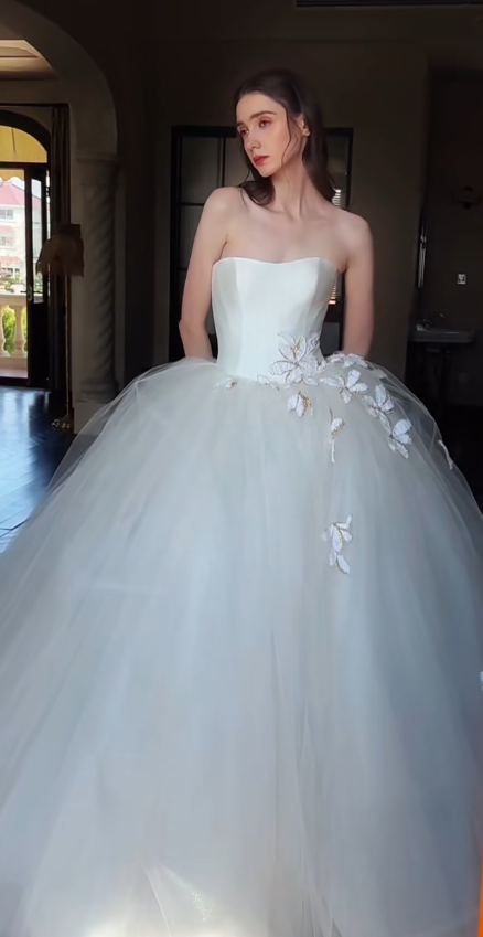 Pretty Ball Gown Strapless Satin Tulle Applique Long Wedding Dresses C3878