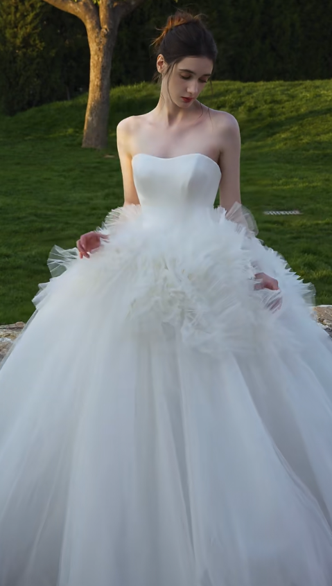 Simple Elegant Ball Gown Strapless Satin Tulle Long Wedding Dresses C3879