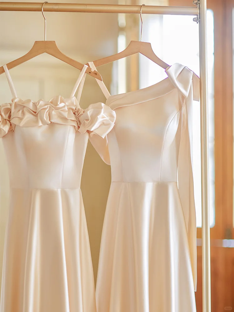 Robe de demoiselle d'honneur longue en satin coupe trapèze couleur champagne Calssy C3888
