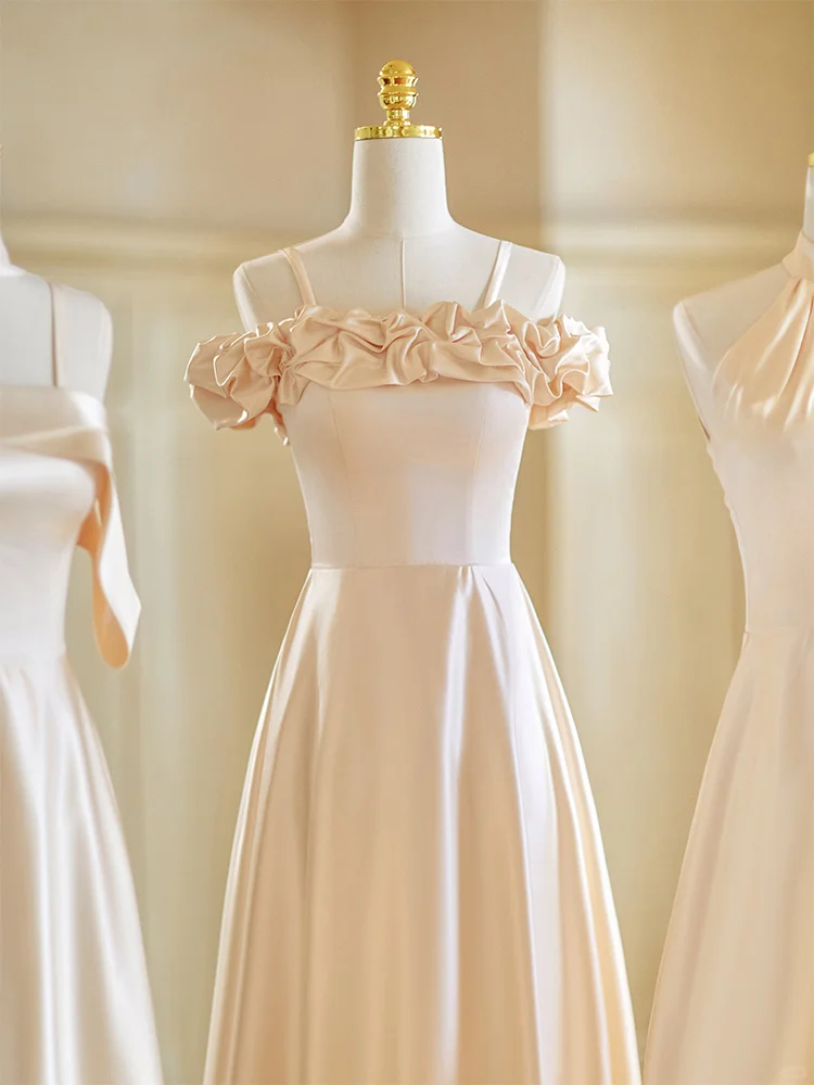 Robe de demoiselle d'honneur longue en satin coupe trapèze couleur champagne Calssy C3888