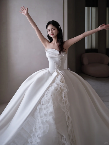 Robe de mariée longue en satin et tulle, sans bretelles, style bal intemporel, C3892