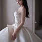 Robe de mariée longue en satin et tulle, sans bretelles, style bal intemporel, C3892