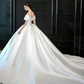 Robe de mariée longue en satin à épaules dénudées et appliques C3944
