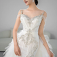Robe de mariée longue sirène unique à bretelles spaghetti en tulle et perles C3960