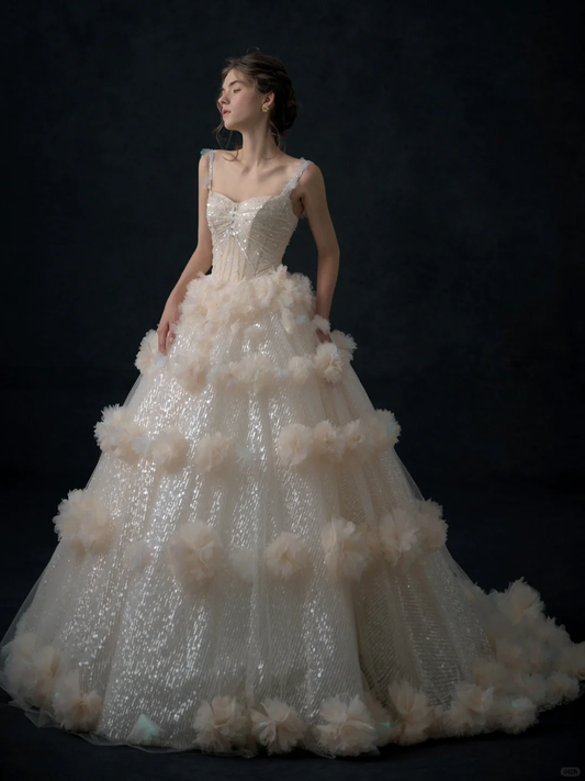 Robe de mariée princesse longue à bretelles spaghetti, en tulle champagne et paillettes, C3966