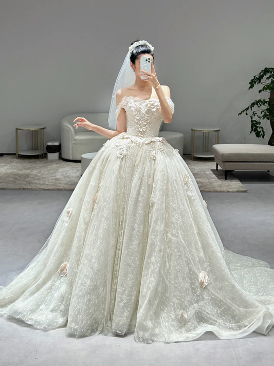 Robe de mariée longue en tulle et dentelle, épaules dénudées, avec voile, style rêveur, C3967