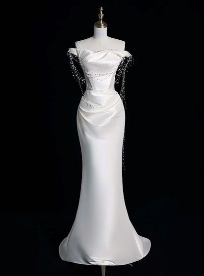 Robe de mariée longue en satin à épaules dénudées et perles, style sirène, C3991