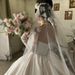 Robe de mariée longue vintage en satin, bustier, perles et manches, C3996
