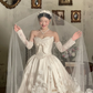 Robe de mariée longue vintage en satin, bustier, perles et manches, C3996