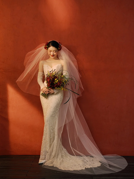 Robe de mariée sirène bustier en satin et dentelle avec manches longues C3998