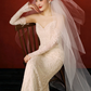 Robe de mariée sirène bustier en satin et dentelle avec manches longues C3998