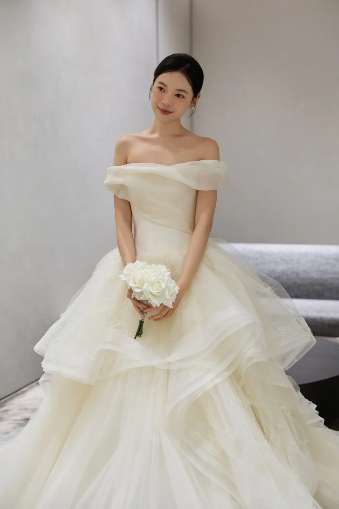 Robe de mariée longue en tulle et voile, épaules dénudées, jolie robe de bal C4015