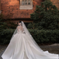 Robe de mariée longue en satin sans bretelles, intemporelle, avec des gants en voile, C4018