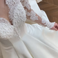 Robe de mariée élégante, col en V, satin, dentelle, manches longues, avec voile, C4020