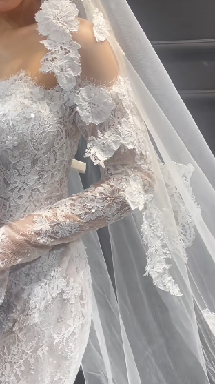Robe de mariée sirène élégante, épaules dénudées, dentelle blanche, manches longues, avec voile, C4021