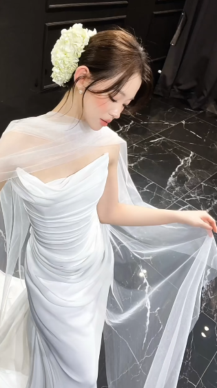Robe de mariée longue en mousseline de soie blanche, élégante, sans bretelles, style sirène, C4022