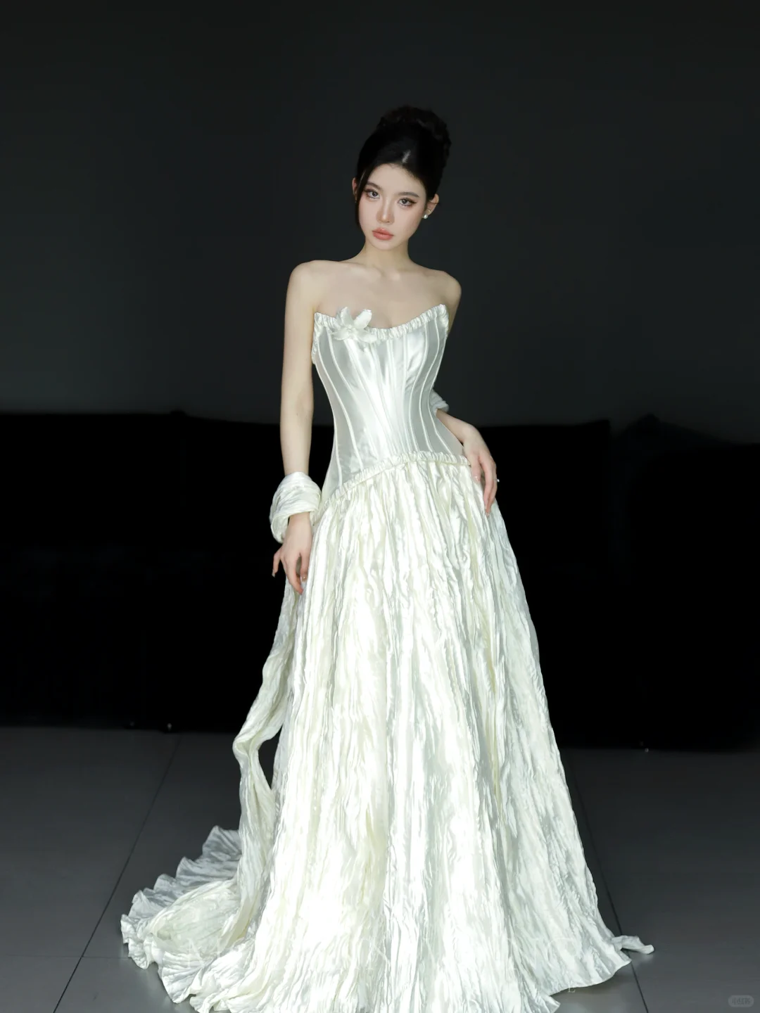 Robe de mariée longue en satin, coupe A, sans bretelles, unique, C4030