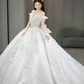 Robe de mariée longue intemporelle en tulle, épaules dénudées, sequins et perles, C4031