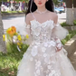 Robe de mariée trapèze à épaules dénudées et manches longues en tulle avec appliques C4032