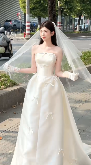 Elegant A Line Strapless Satin Bow With Veil Long Wedding Dresses C4033