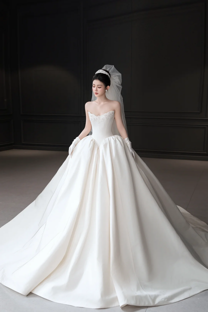 Robe de mariée longue en satin, simple et élégante, sans bretelles, avec voile et gants, C4042