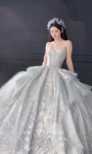 Robe de mariée longue bustier en tulle et sequins, effet boule de rêve, C4043
