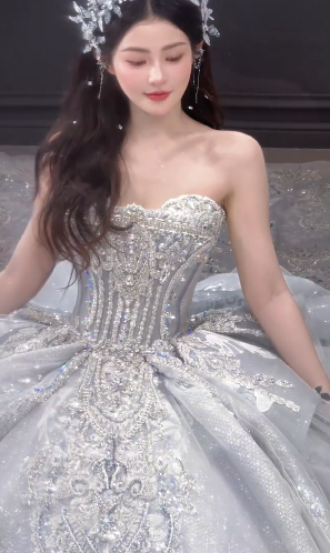 Robe de mariée longue bustier en tulle et sequins, effet boule de rêve, C4043