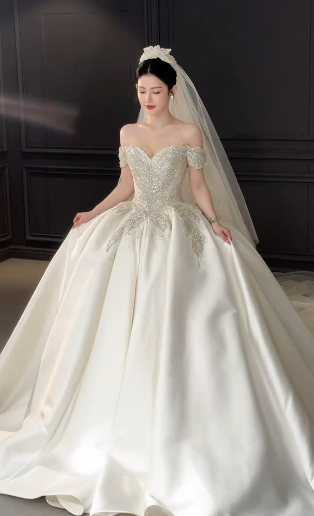 Elegant Ball Gown Off The Shoulder Satin Beaded With Veil Long Wedding Dresses C4044