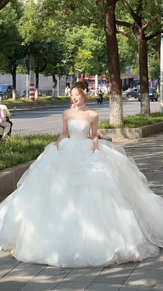 Pretty Ball Gown Strapless Tulle Applique Long Wedding Dresses C4045